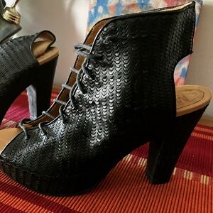 Beautiful Maison Margiela Black Leather Sandals (41)